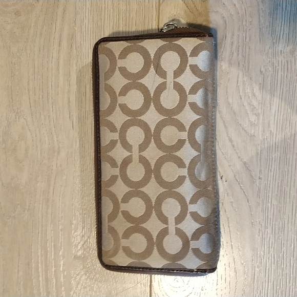 Coach Full size zipper wallet - Picture 2 of 4